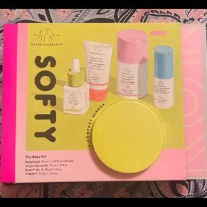Drunk elephant softy gift set